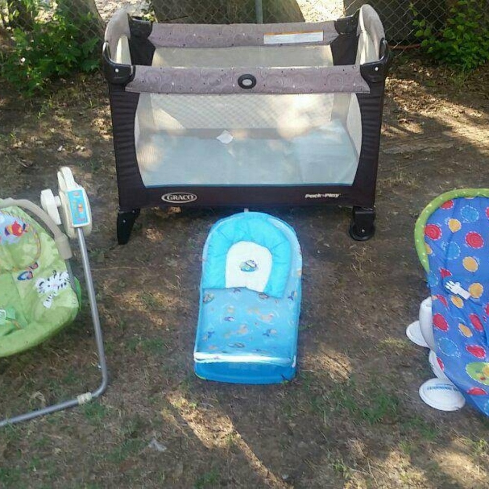 Lot of infant ITEMS/ Playpen bouncer swing